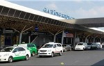 An ninh sân bay Tân Sơn Nhất "tóm gọn" tài xế taxi "chặt chém" khách Nhật